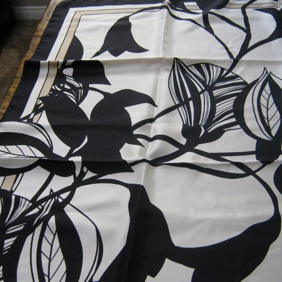 Vintage Laura  Biagiotti 1005 Silk Scarf - Picture 6 of 6